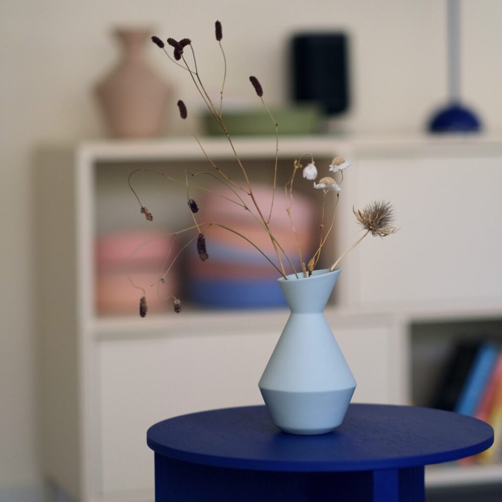 Vaas-kleurrijk-handgemaakt-bloemenvaas-blauwkleur