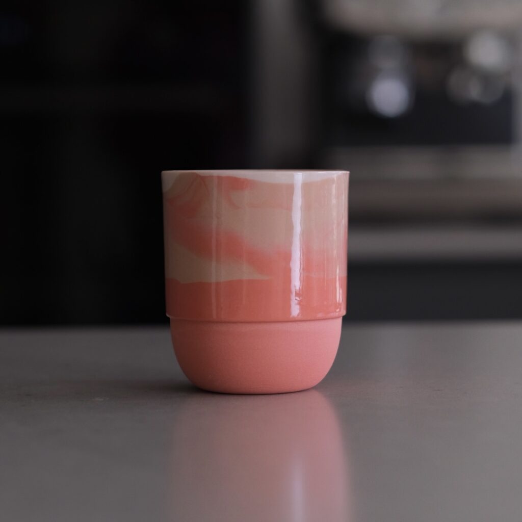 Pre order - limited edition - kopje M marmer koraal/karamel